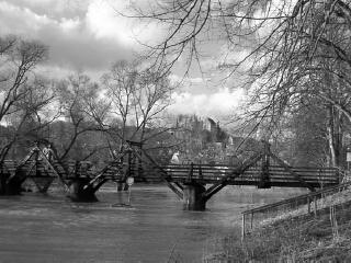 Hirsefeldsteg bei Hochwasser