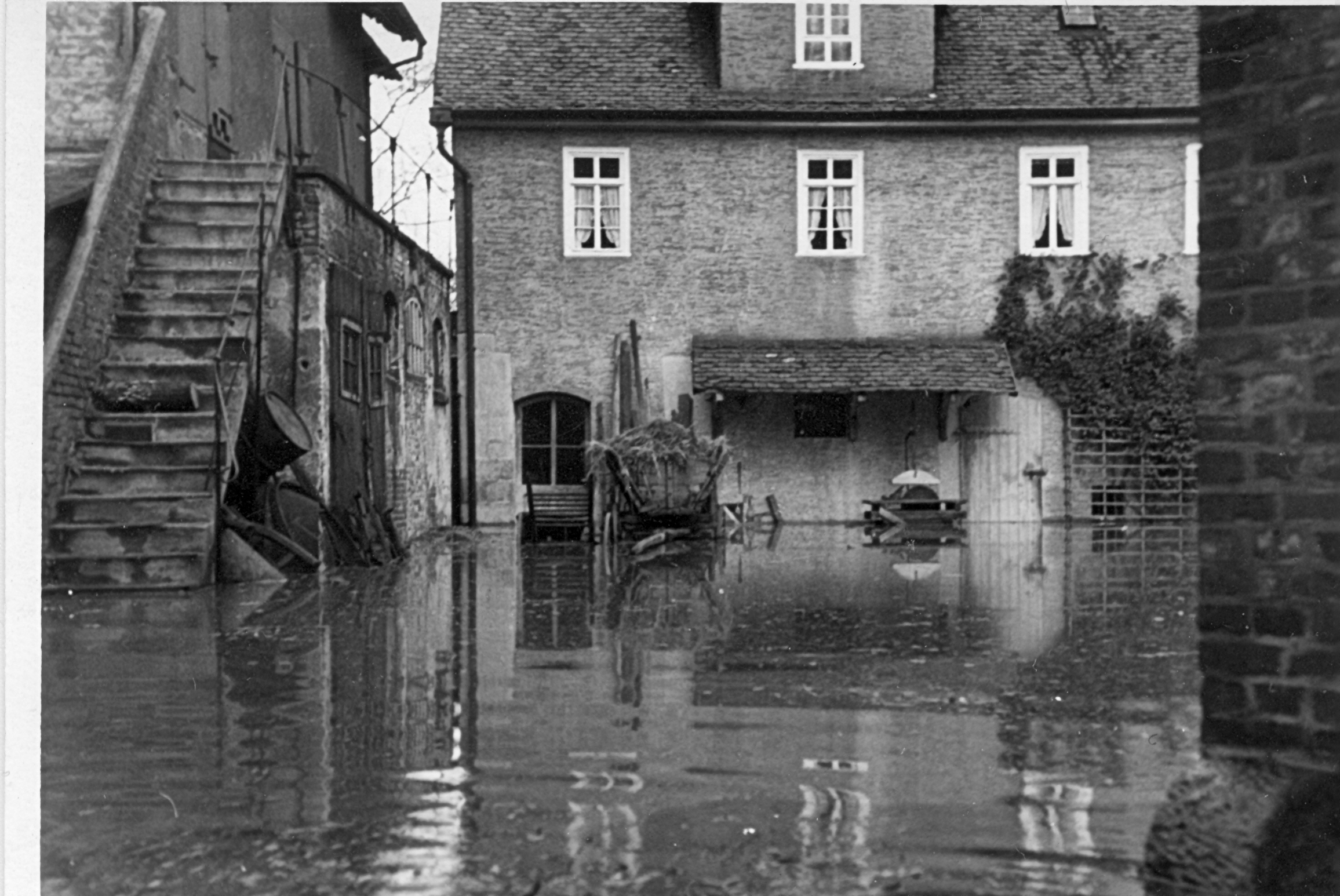 Hochwasser bei Firma Heppe - Furthstraße